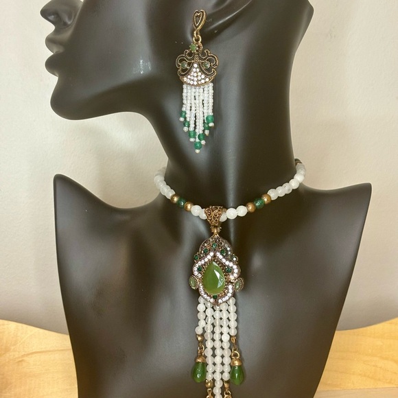 Beautiful Vintage Visson Necklace and Earring Set Green and White - Picture 11 of 11